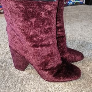 Velvet boots - size 9